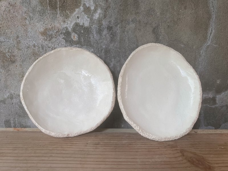 /單色盤子 訂製/ 小土塊淺盤訂製區 一組兩件 - 盤子/餐盤/盤架 - 陶 白色