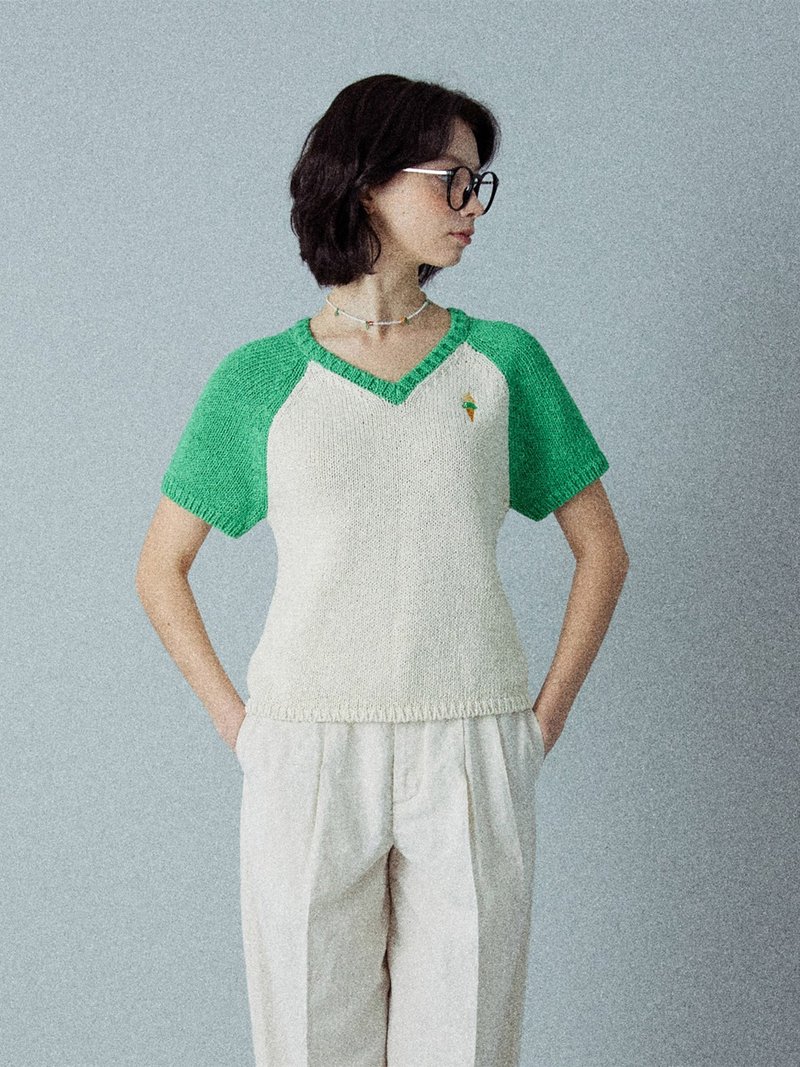 Ice_Cream Raglan V_neck Knit Top_Green_S M - 女 T 恤 - 棉．麻 綠色