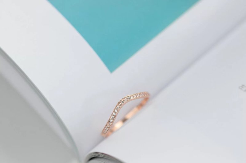 14K V Band Ring V形戒指洗澡免摘  流汗碰水不褪色 - 戒指 - 貴金屬 金色