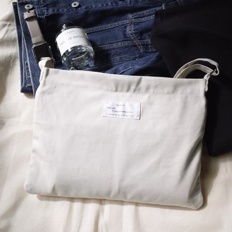 Travel back small bag _ new version (adjustable bag) - กระเป๋าแมสเซนเจอร์ - ผ้าฝ้าย/ผ้าลินิน ขาว