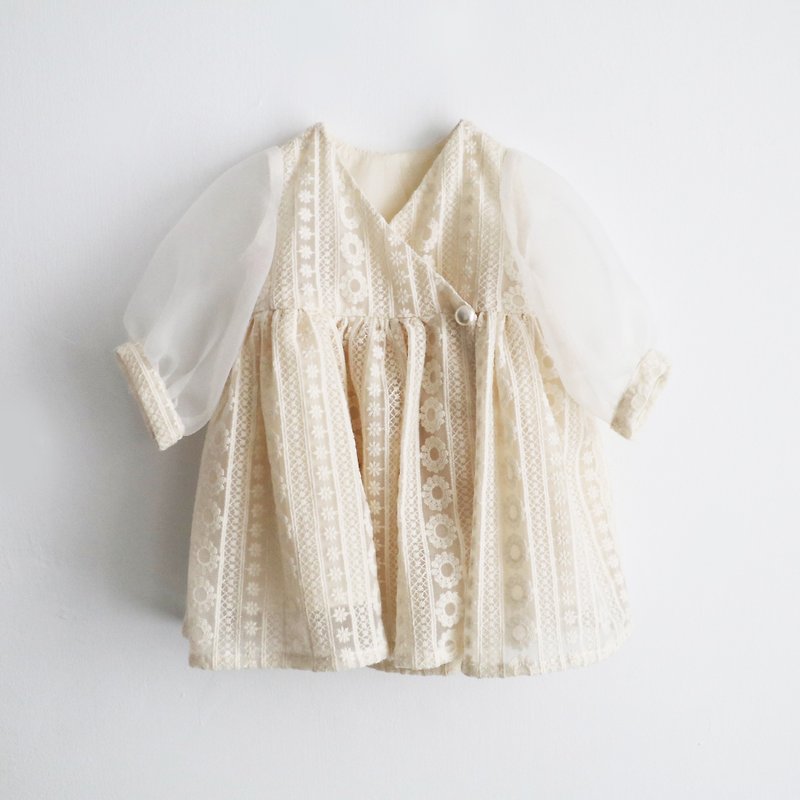 Embroidered lace translucent gauze embroidered dress - ชุดเด็ก - ผ้าไหม ขาว