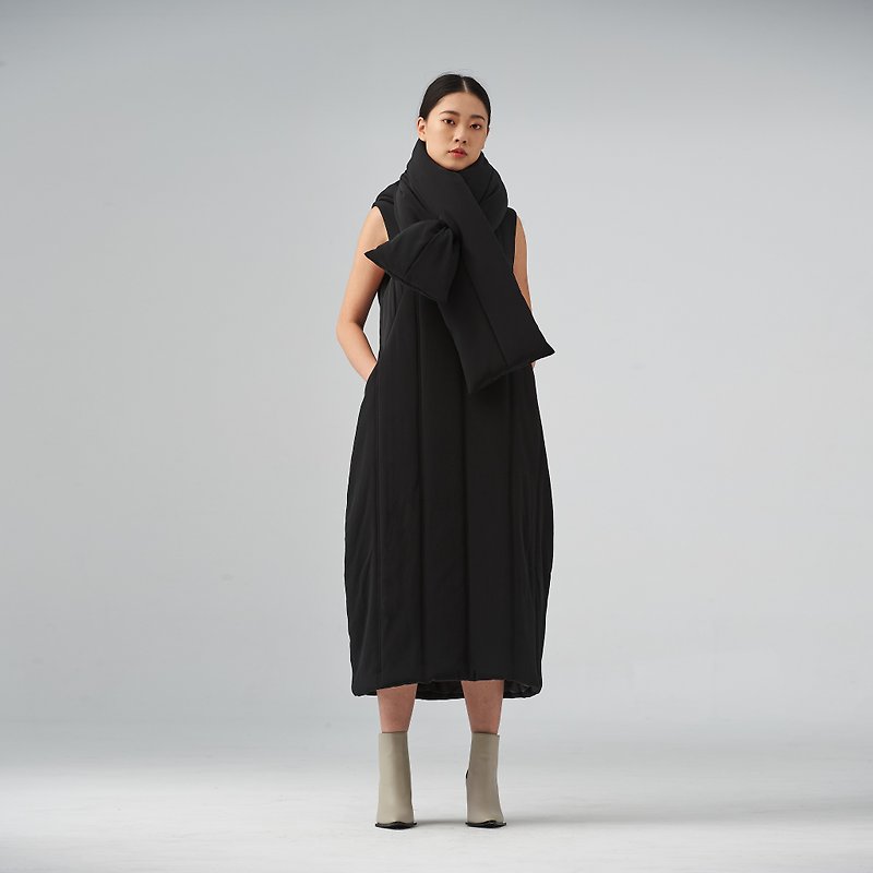 黑色鋪棉長洋裝(含鋪棉圍巾) - 洋裝/連身裙 - 其他材質 黑色