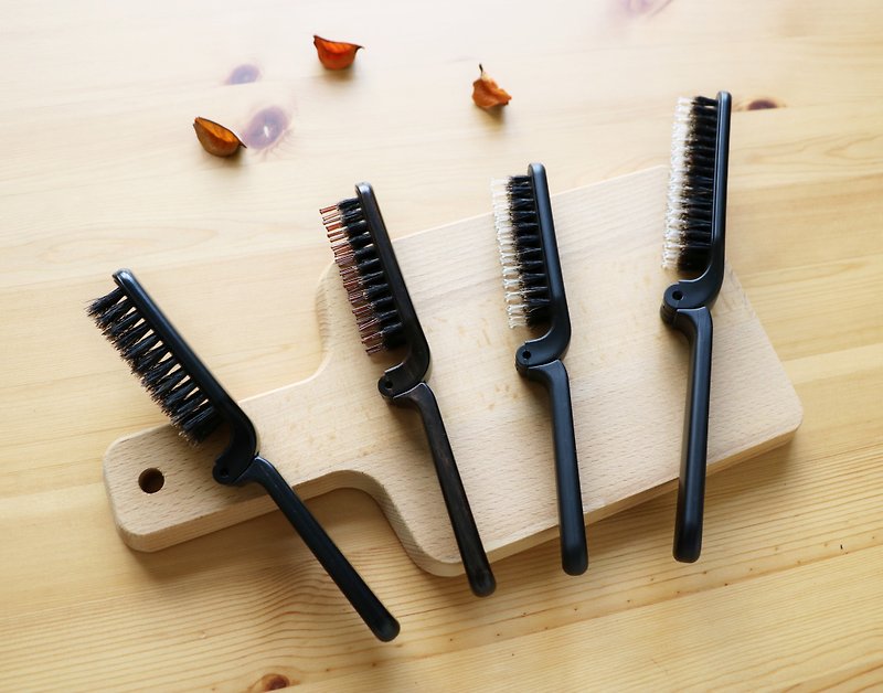 [Better hair transplantation and more bristles] Folding bristle comb - Makeup Brushes - Plastic Khaki