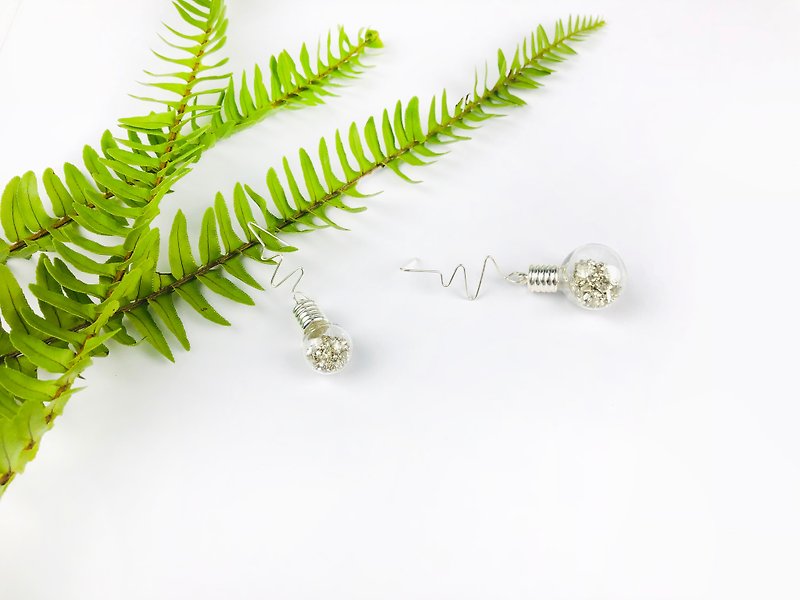 Small fun bulb asymmetric sterling silver hypoallergenic earrings exchange gifts - Earrings & Clip-ons - Glass Transparent