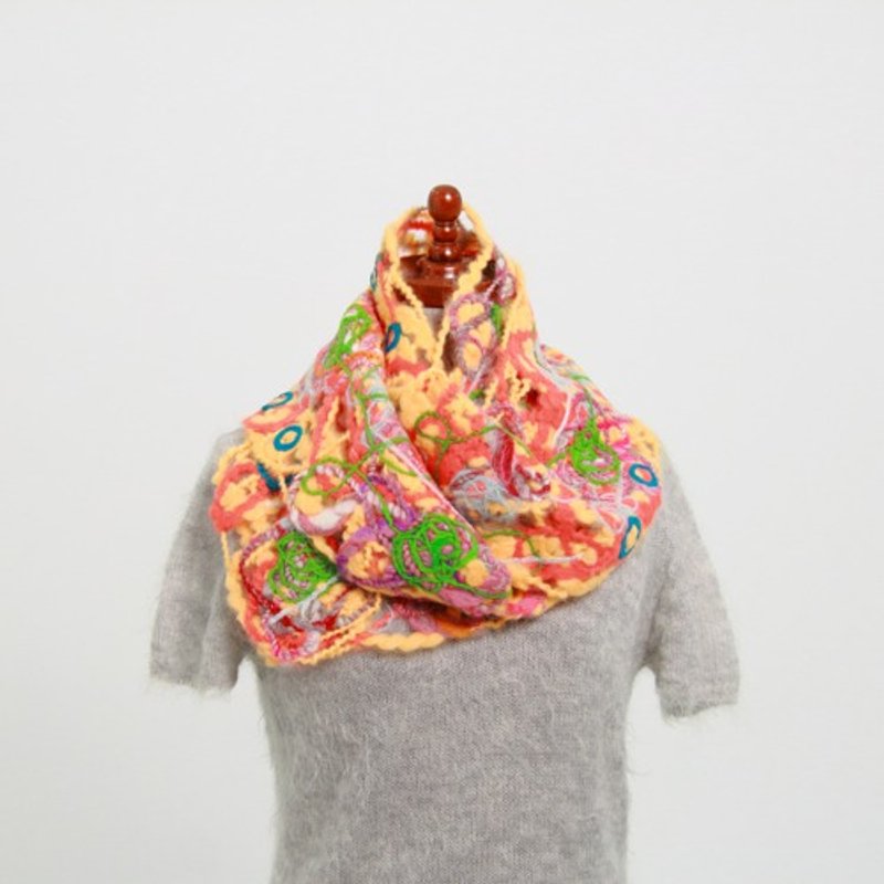 Folklore scarf, a fertile people - Scarves - Wool Orange