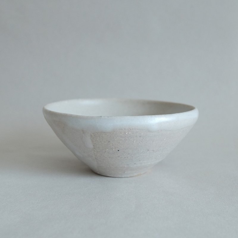 white glazed pottery bowl - Shop nag.19 Bowls - Pinkoi