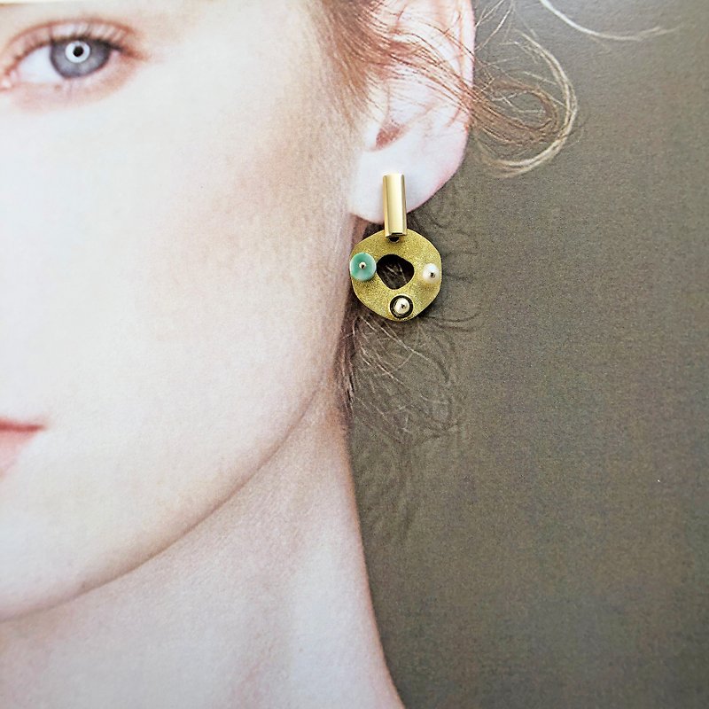 Minimalism - Pearls 14kgf Earrings  【Japanese Style】【New Year Gift】Jade Earrings - Earrings & Clip-ons - Gemstone Gold