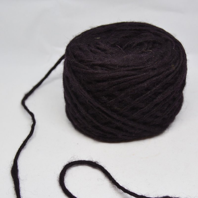 Hand twisted coarse wool thread-deep purple-fair trade - เย็บปัก/ถักทอ/ใยขนแกะ - ขนแกะ สีดำ