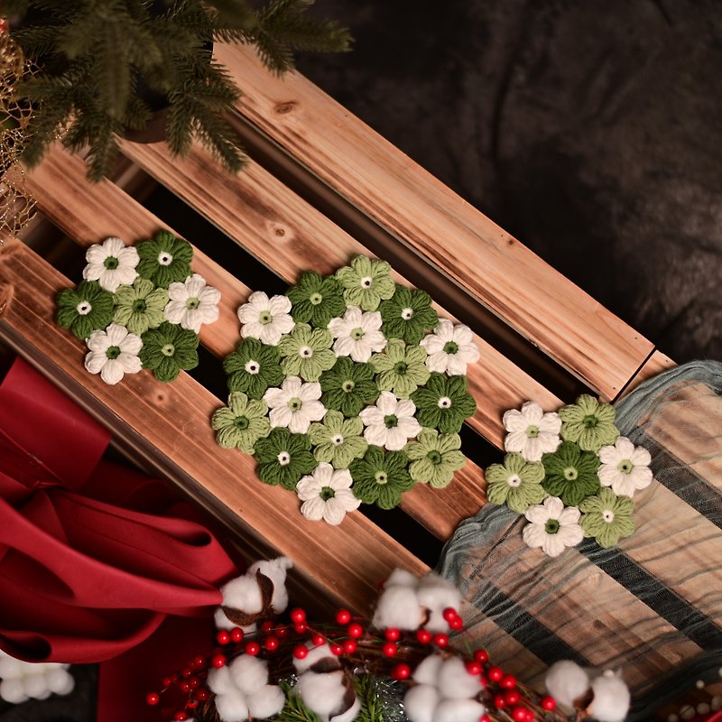 ผ้าฝ้าย/ผ้าลินิน ที่รองแก้ว - Granny Meow Handmade | Handwoven Puff Flower Insulation Pad Coaster - Green