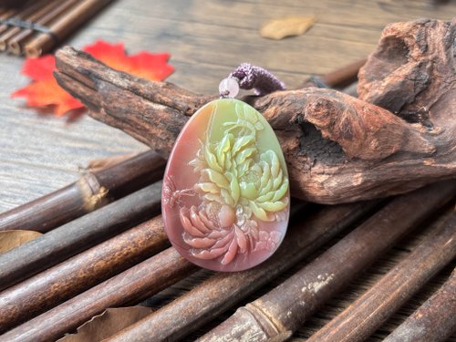 LifelikeDream Handmade 【一物一圖】天然鹽源瑪瑙 雙色蝶戀花雕刻牌 手編繩 項鍊