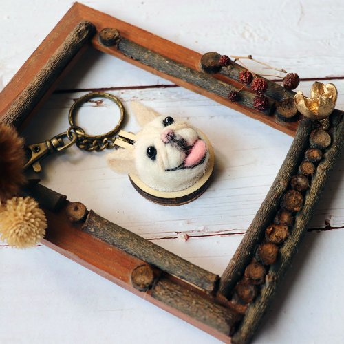 羊毛フェルト】フレンチブルドッグ_刺繍フレーム_キーホルダー_