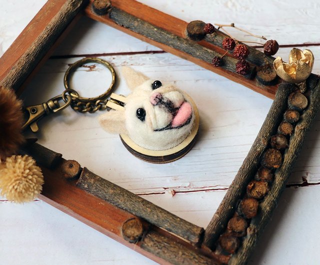 羊毛フェルト】フレンチブルドッグ_刺繍フレーム_キーホルダー_