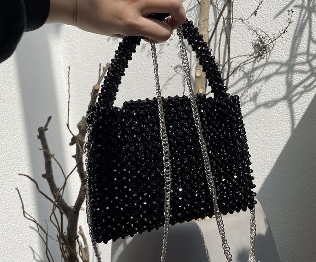 ANTEPRIMA 黒ビーズ ハンドバッグ シャニスの黒のビーズ バッグ、光沢