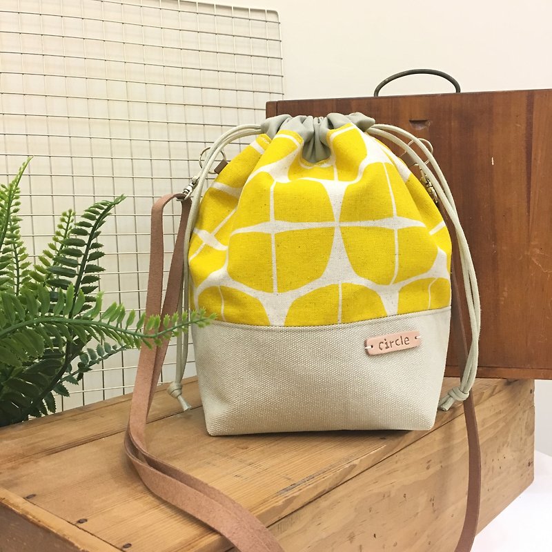 Bundle Hand Strap Bag - 蹦蹦 Popcorn - - Messenger Bags & Sling Bags - Cotton & Hemp Yellow