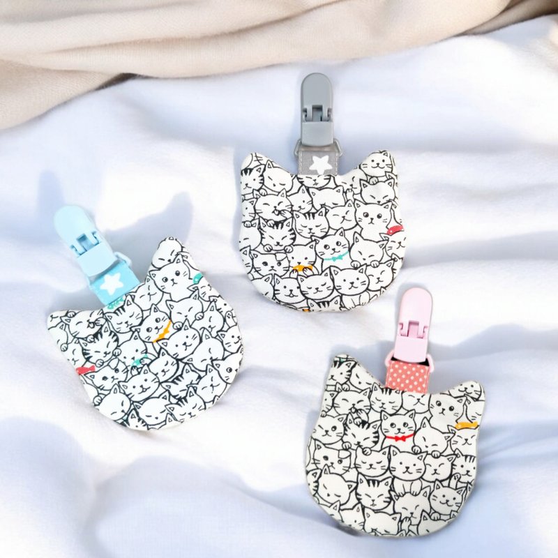 Peek-a-boo. Cat-shaped round peace charm bag (name can be embroidered) - ซองรับขวัญ - ผ้าฝ้าย/ผ้าลินิน สึชมพู