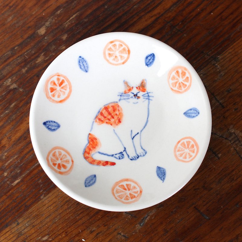 茶白猫とみかんの小皿 - 小皿 - 陶器 オレンジ