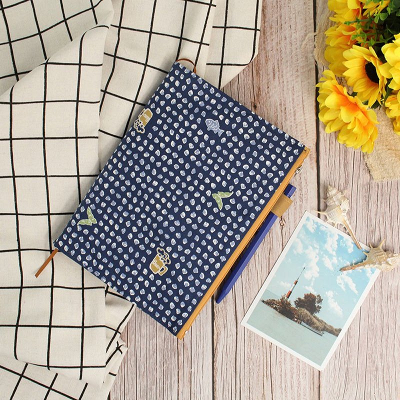 Chuyu A5/25K Floral Fabric Single Pen Slot Zippered Book Cover/Jacket for Maternity & Baby Booklets - 04 Shell blue wall - ปกหนังสือ - ผ้าฝ้าย/ผ้าลินิน สีน้ำเงิน
