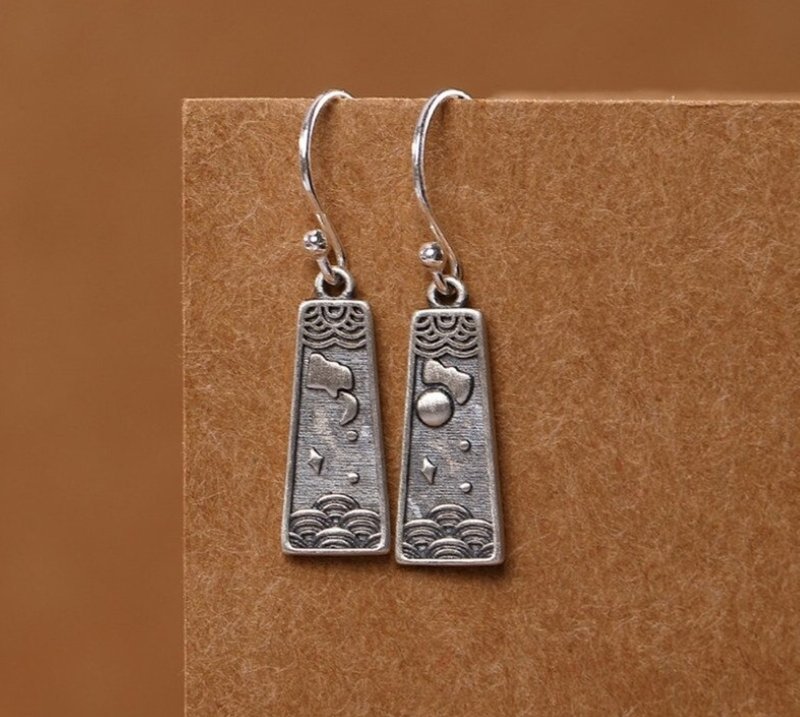 Asymmetric Thai Silver Earrings for Women Romantic Poetry Novelty Jewelry Moon - 耳環/耳夾/耳骨夾 - 純銀 銀色