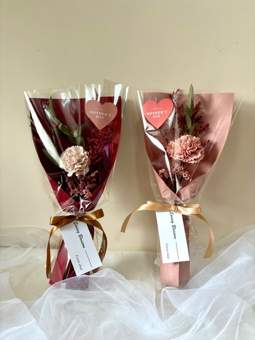 樹兒❤️玩花 sueing blossom sueing blossom 小資款康乃馨乾燥花束