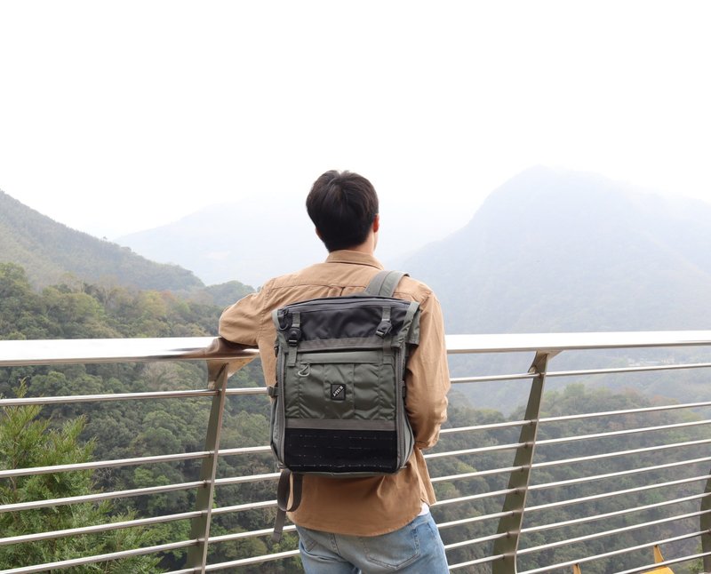 J-TECH│多功能防潑水後背筆電包│書包 登山 旅行包│2色│MIT - 電腦包/筆電包 - 尼龍 灰色
