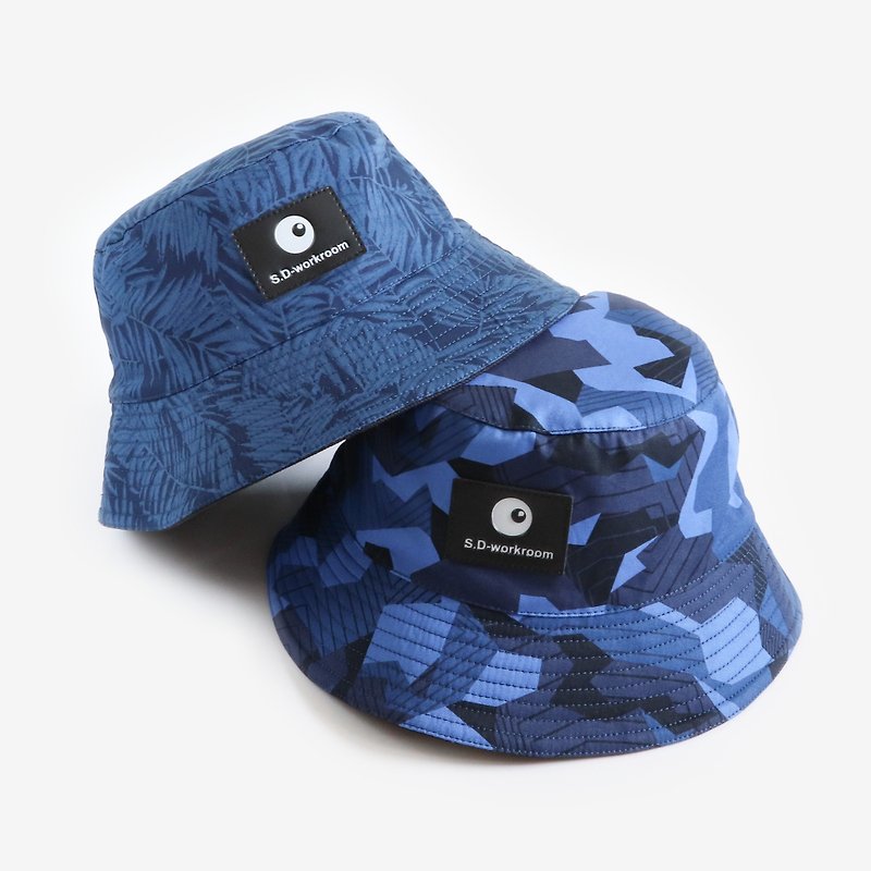 Blue Print Series Reversible Bucket Hat - หมวก - ผ้าฝ้าย/ผ้าลินิน สีน้ำเงิน