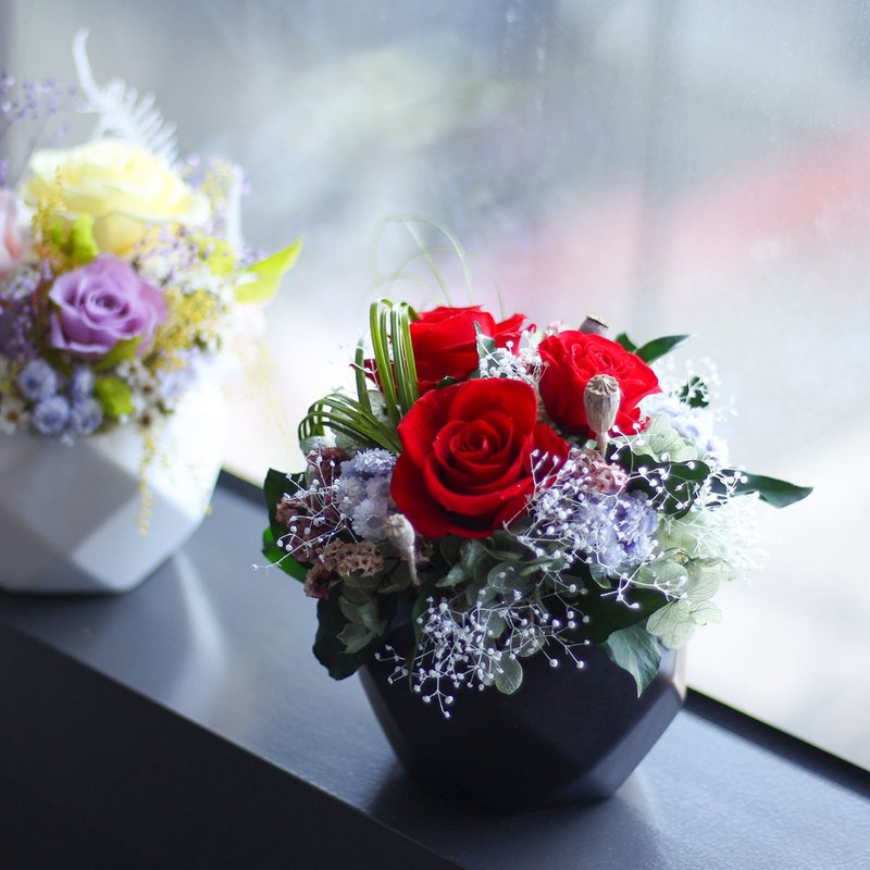 永生花桌花盆花/小精靈桌花/客製不凋花花禮/乾燥花 - 乾燥花/永生花 - 植物．花 多色
