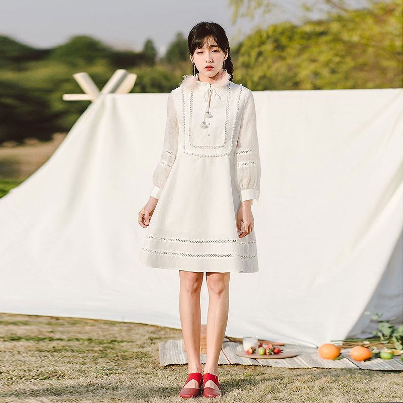 Anne Chen 2018 spring new solid color ribbon decorative short dress dress - ชุดเดรส - วัสดุอื่นๆ ขาว