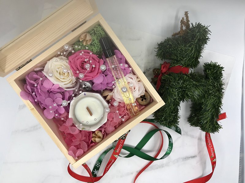 [YNEZ] The most beautiful customized gift box perfume scented candle does not wither flower gift box lover gift - Fragrances - Plants & Flowers Pink