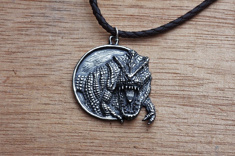 Tyrannosaurus 925 sterling silver necklace for unisex - สร้อยคอ - เงินแท้ สีเงิน