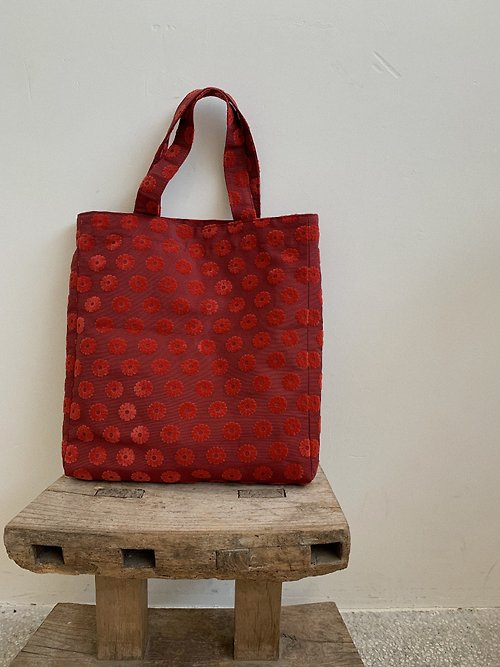 BIAN WEN 日本產復古紅植絨花 輕便方塊手拎包