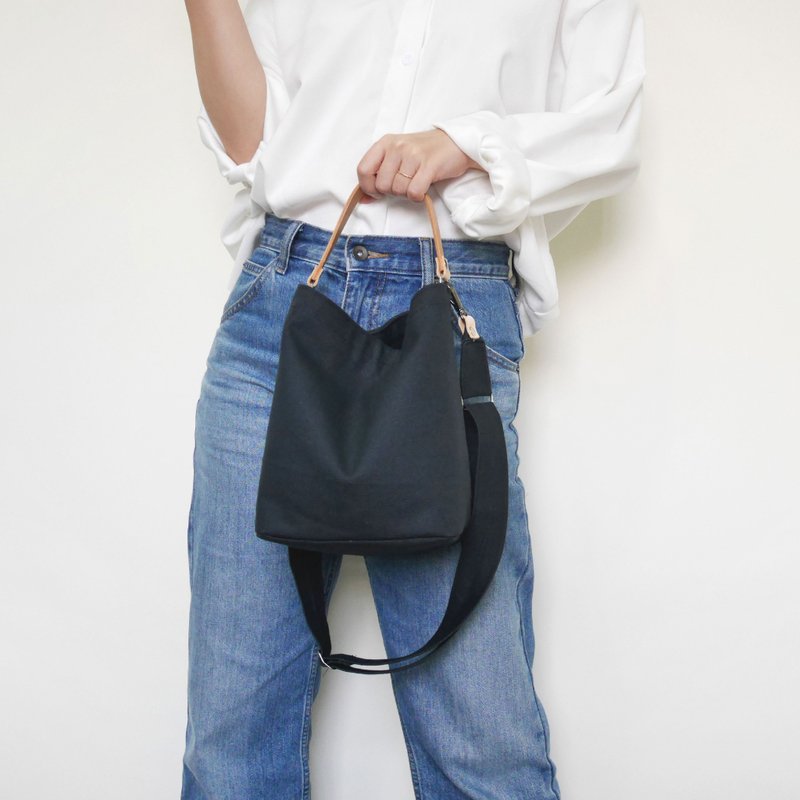 質感帆布 MINI水桶包 Mini bucket bag #99黑 - 束口袋/束口背包/水桶包 - 棉．麻 黑色