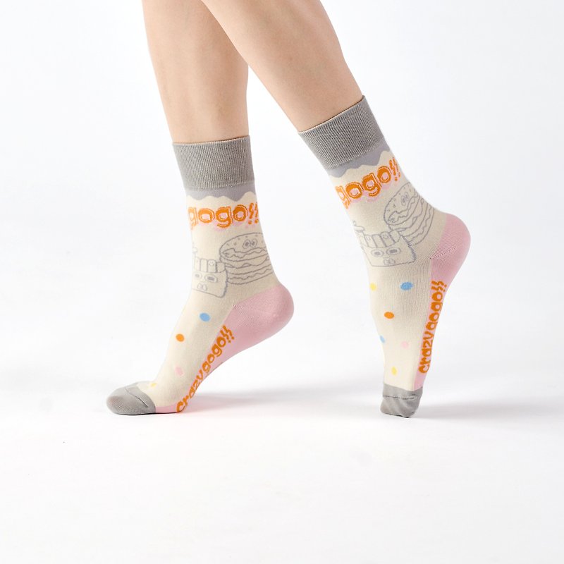 【聯名系列 Crazygogo】瘋狂星星糖 /灰(F)MIT設計中筒襪 - 襪子 - 棉．麻 灰色