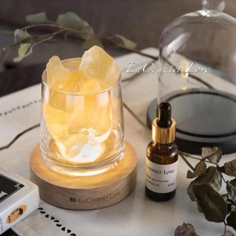 Taiwan's current stock [crystal lamp illuminates energy crystal] citrine with diffuser essential oil 20ml to attract wealth - น้ำหอม - คริสตัล สีเหลือง