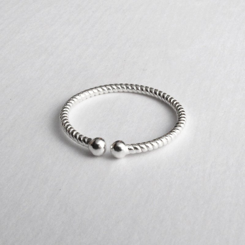 瘋狂幾何 | 麻花兩顆小圓球925純銀戒指.耳骨夾.耳扣 - 戒指 - 純銀 銀色