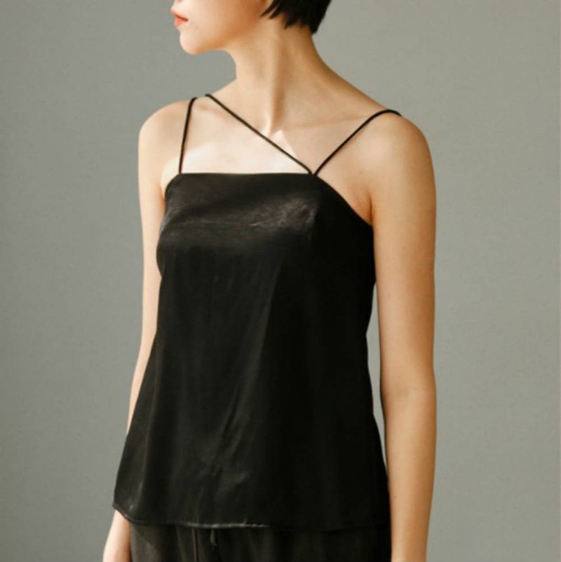 Black Black Black Summer Hemp Satin Rear Split Irregular Shoulder Strap Vest Thin Shoulder Strap Top Back Button - เสื้อกั๊กผู้หญิง - ผ้าไหม สีดำ