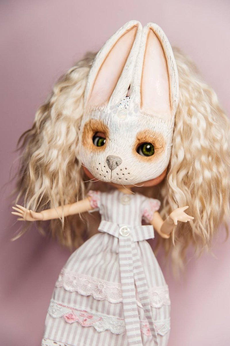 Blythe mask rabbit