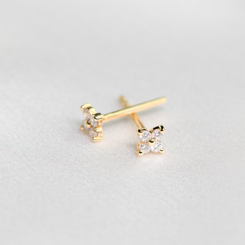 18k White Gold Clover Diamond Stud - Diamond Earring - Custom Jewellery E011 - ต่างหู - เพชร สีใส