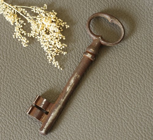 金銀寶貝 少見法國鐵製老鑰匙 鑰匙圈 項鍊墜子 W602