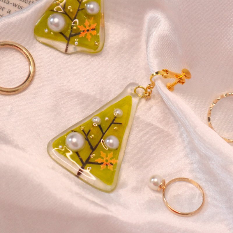 Youth Vigor Pine Tree | Shiny Atmosphere Fun Earrings | Clip-On Ear Pins - ต่างหู - เรซิน 