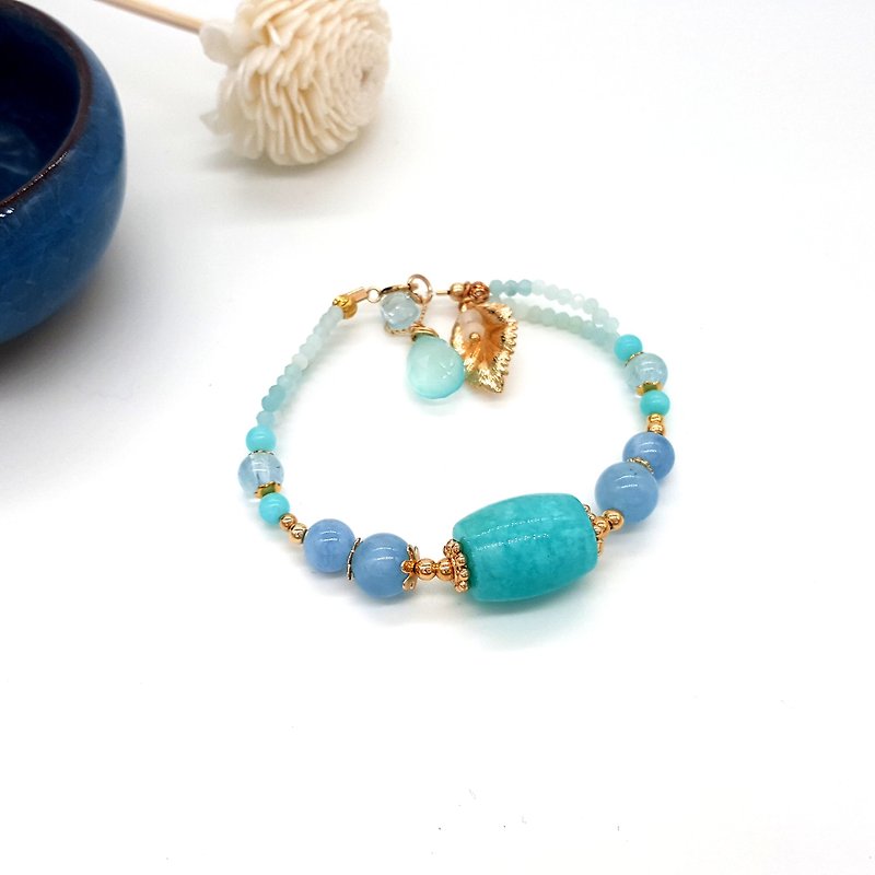 Girl Crystal Worlds - [about] shell and the ocean, and Aquamarine Amazonite handmade natural crystal bracelet - Bracelets - Gemstone Blue