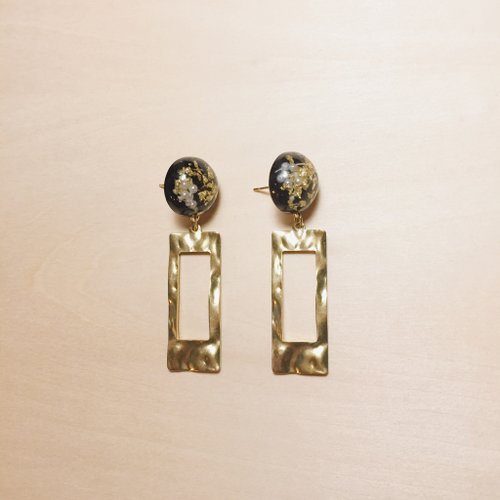 鳥嶼 Niaoyoo 復古黑珍珠丸子金箔鏤空黃銅長方形耳環