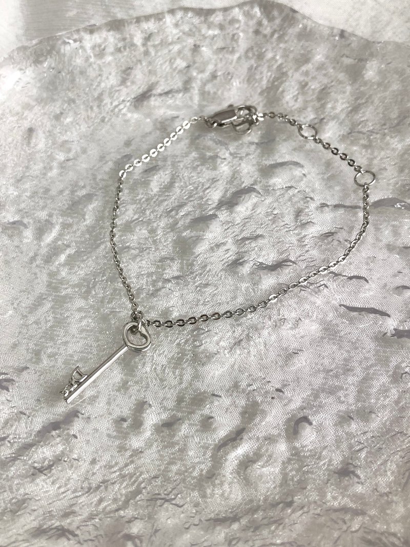 【 日本直送　名牌中古包 】Christian Dior クリスチャン ディオール ブレスレット シルバー キーモチーフ ロゴ vintage 6uc2tv - 手鍊/手環 - 其他材質 銀色