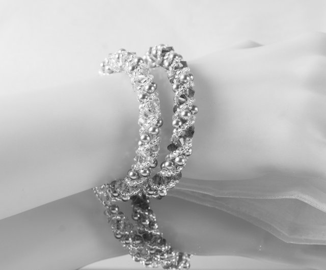 白と黒のツイスティ スワロフスキー ブレスレット、7 インチと 2