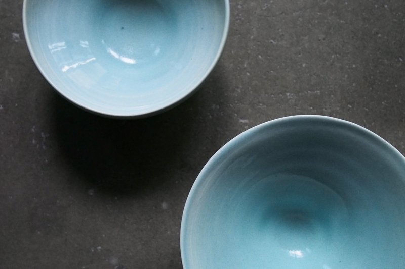 Thin body Japanese porcelain bowl/tea bowl/tea set/dining bowl/ceramic ware - ถ้วยชาม - ดินเผา สีน้ำเงิน