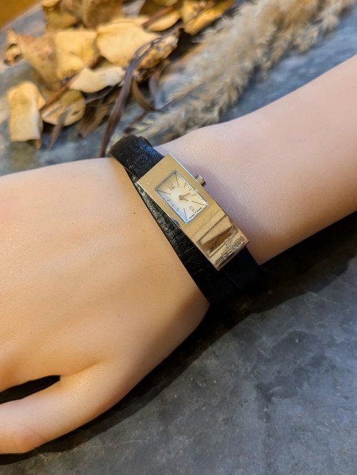 SAGW FENDI 兩圈皮環 (中古)石英錶