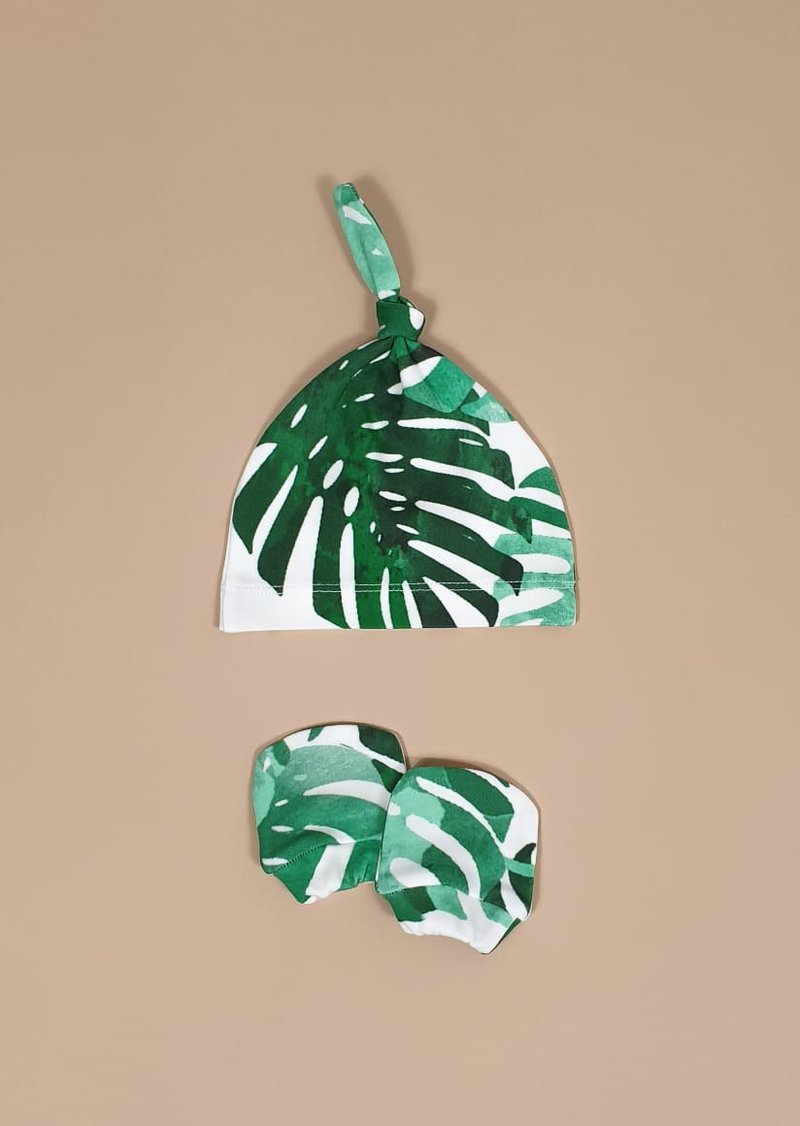 Monstera baby mittens and knot hat, organic baby clothes, newborn mittens - 嬰兒帽子/髮帶 - 棉．麻 多色