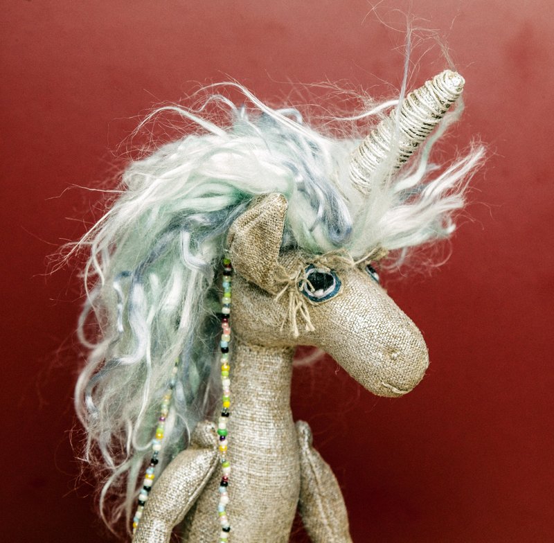 The unicorn is a legendary creature - 寶寶/兒童玩具/玩偶 - 亞麻 金色