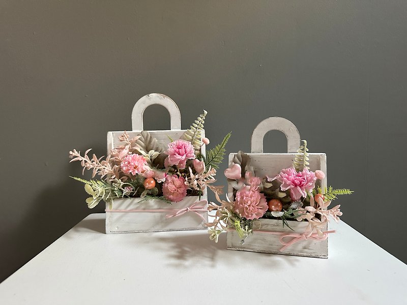 TA-03-2023 Wooden Small Basket Flower Gift-Pink - Items for Display - Other Materials 