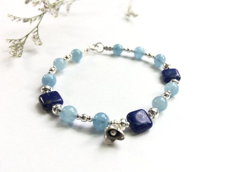 Ops Lapis Aquamarine flower silver bracelet - สร้อยข้อมือ - เครื่องเพชรพลอย สีน้ำเงิน