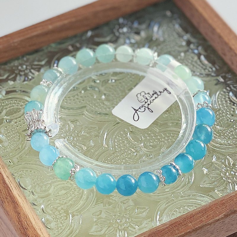 Amelia Jewelry丨The sound of the tide丨Natural gradient sea sapphire original design bracelet - สร้อยข้อมือ - คริสตัล สีน้ำเงิน